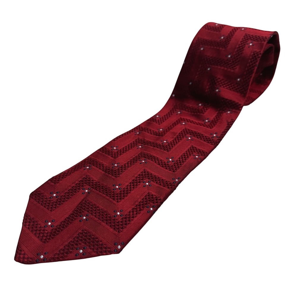 Ermenegildo Zegna Tie Red Textured Geometric Chevron 100% Silk Italy Necktie